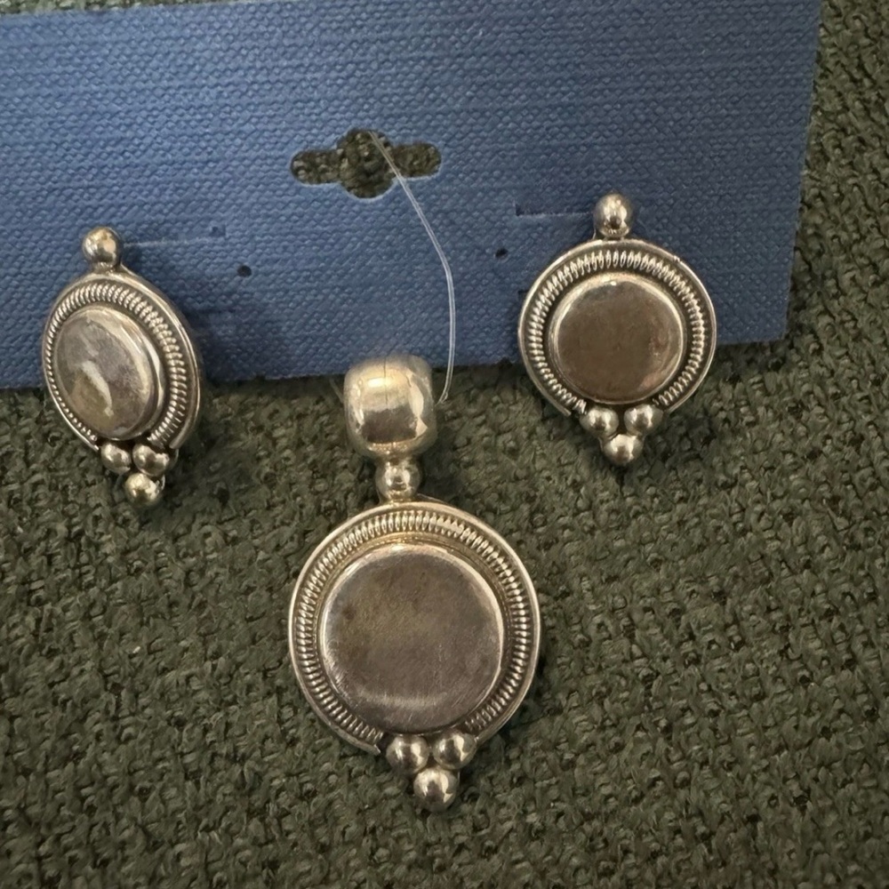 .925 Mexico Round Silver-Tone Drop Earrings and Pendant - Classic Beaded Edge